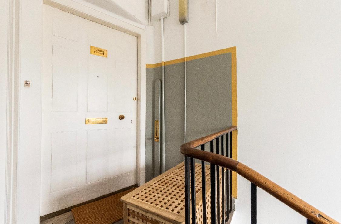 New Town Apartment With Castle View Εδιμβούργο Εξωτερικό φωτογραφία